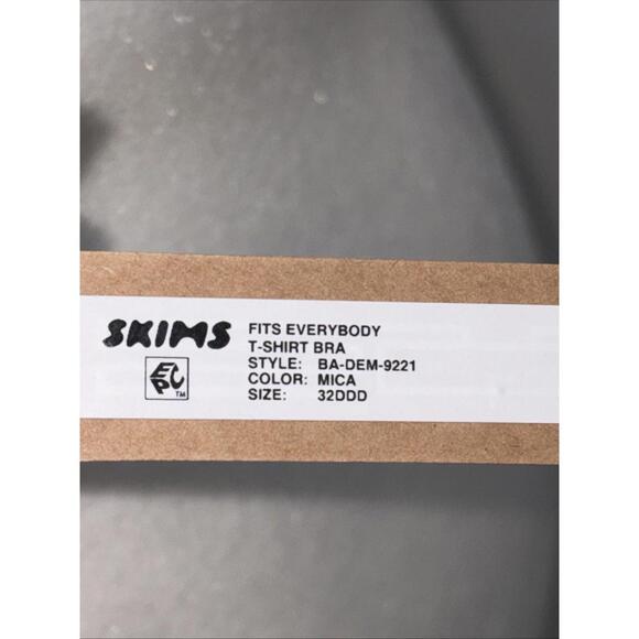 NEW Skims Fits Everybody Underwired T-Shirt Demi Bra Sand Beige Size 32DDD NWT - Picture 4 of 7